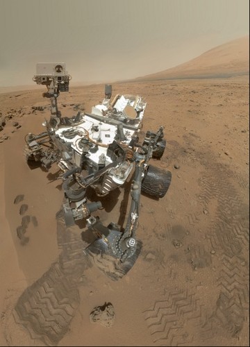High-Resolution Self-Portrait by Curiosity Rover Arm Camera - PIA16239